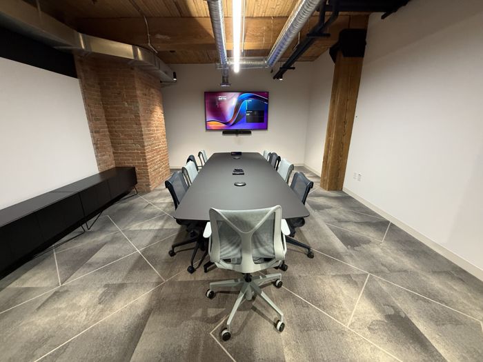 Ten-seat boardroom, video bar